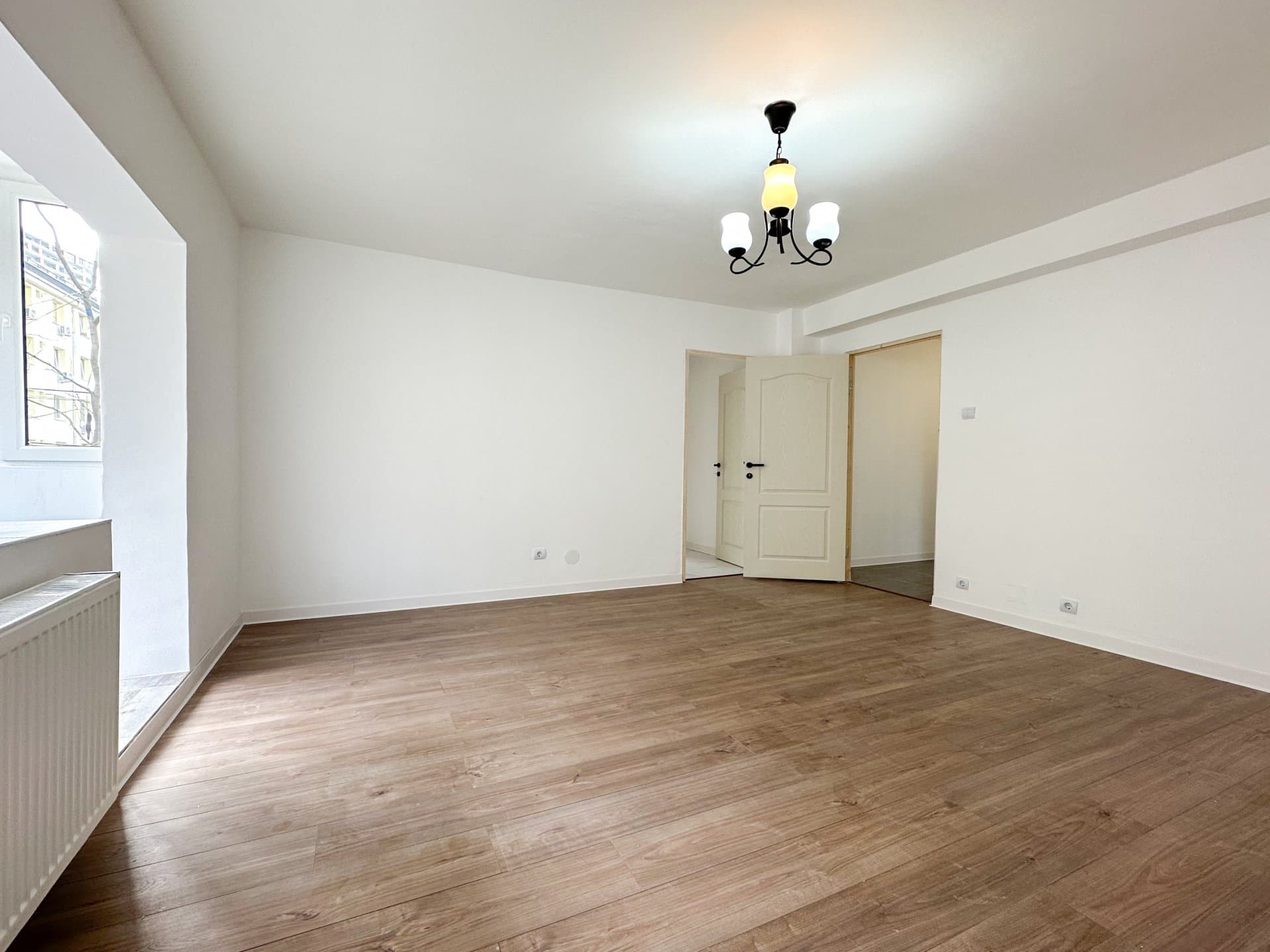 2 camere langa parc cu suprafata de 3 camere