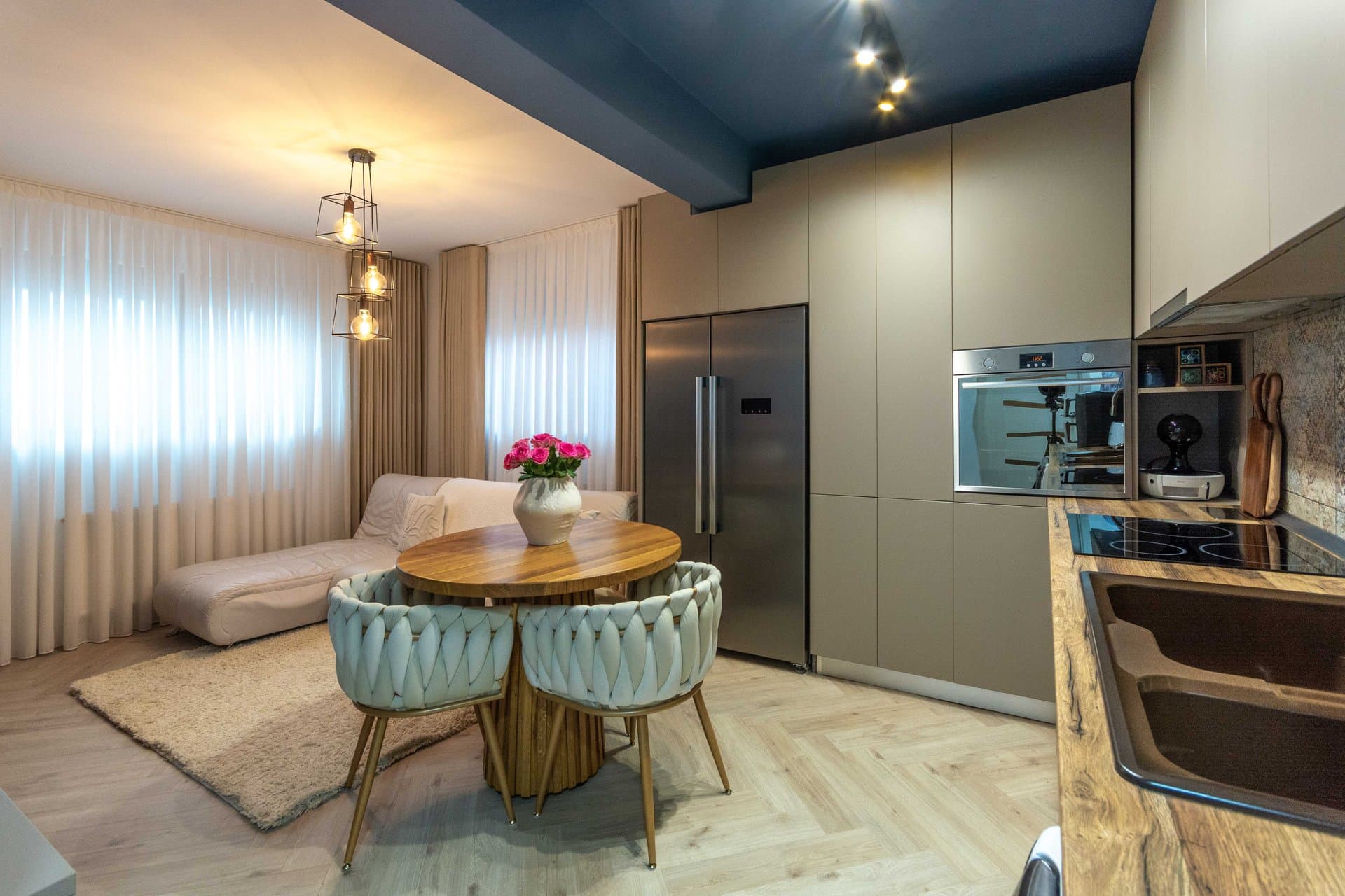 Bucureștii Noi, Chitila, Ap. 3 camere de vanzare, 13 Min Metrou Jiului, Renovat Lux, demisol