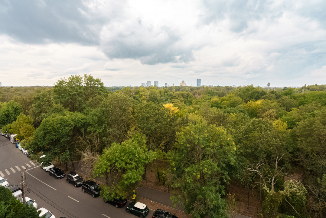  Șoseaua Nordului:  Herastrau  apartament 250mp cu parcare subterană 