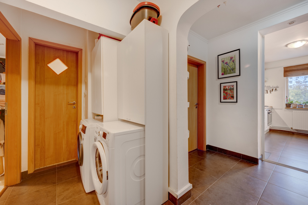 Mall Vitan - decomandat - centrală termica - bloc reabilitat 