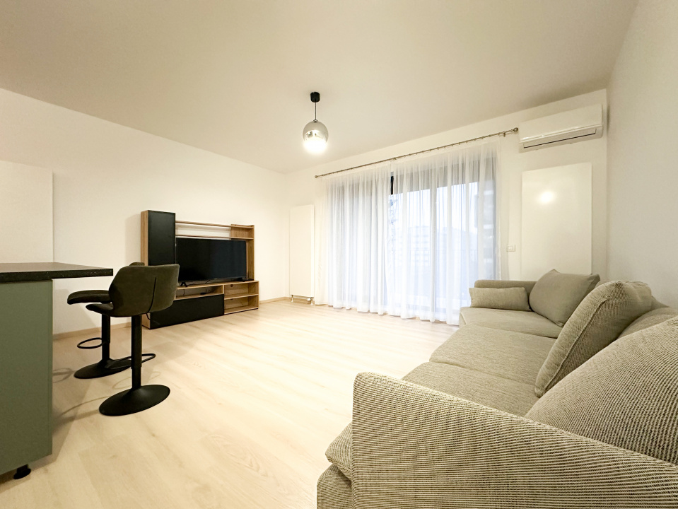 Prima închiriere: Panoramă fără obstacole, 60mp complet echipat