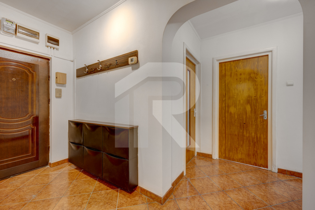 BERCENI – PIAȚA REȘIȚA – 3 CAMERE, 73 MP TOTAL, CENTRALA PROPRIE, LOC PARCARE!