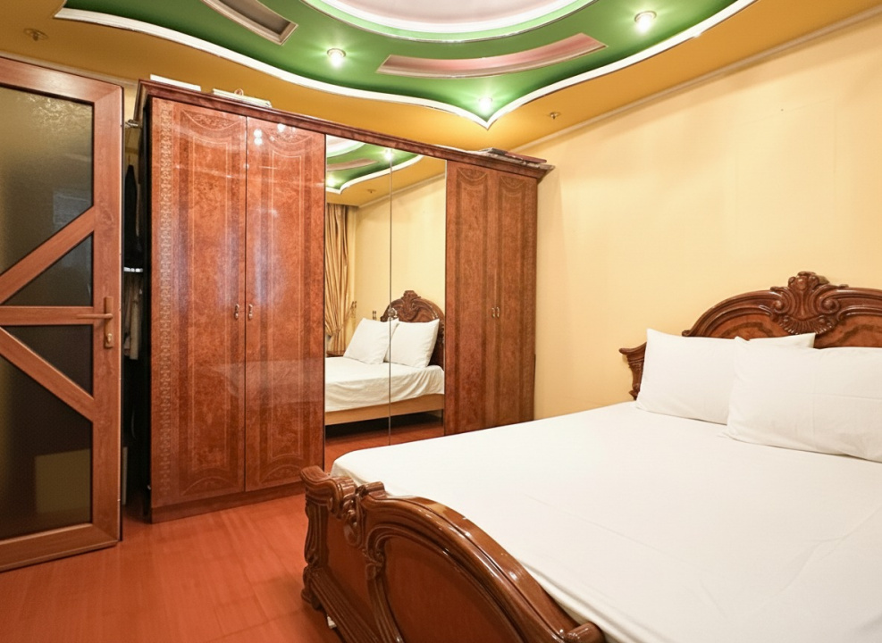 Apartamentul unde copilăria încă se poate trăi afară