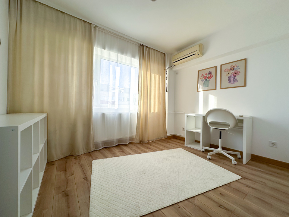 Cel mai scump dar si cel mai frumos 4 camere din Aparatorii Patriei