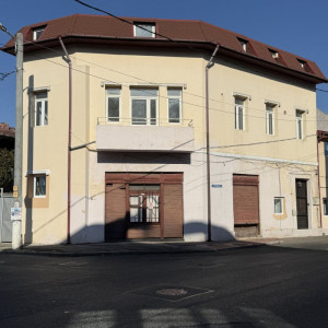 Ce alegi: Birou, Locuire sau AirBnB? Doua apt. cu 6 cam, S totala 130mp!